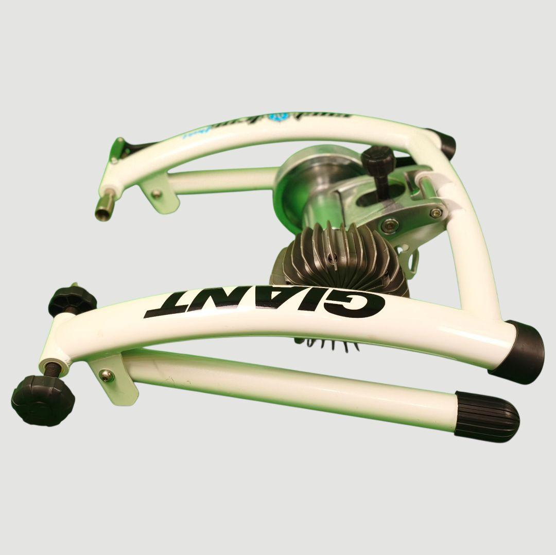 GIANT CYCLOTRON FLUID ST 固定ローラー台