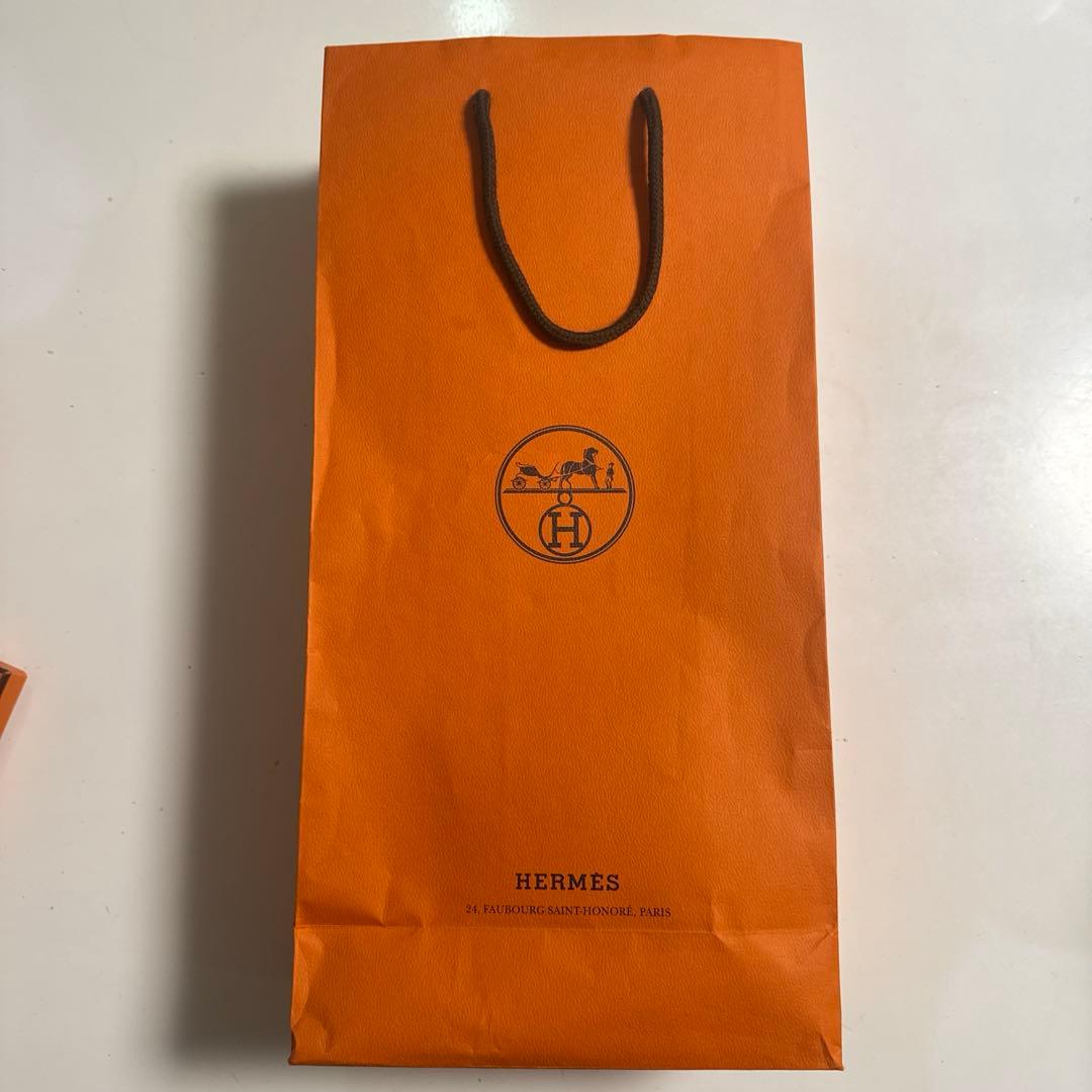 HERMESエルメス紺色ロカバール・デイ•リール ネクタイ シルク100％馬7㎝