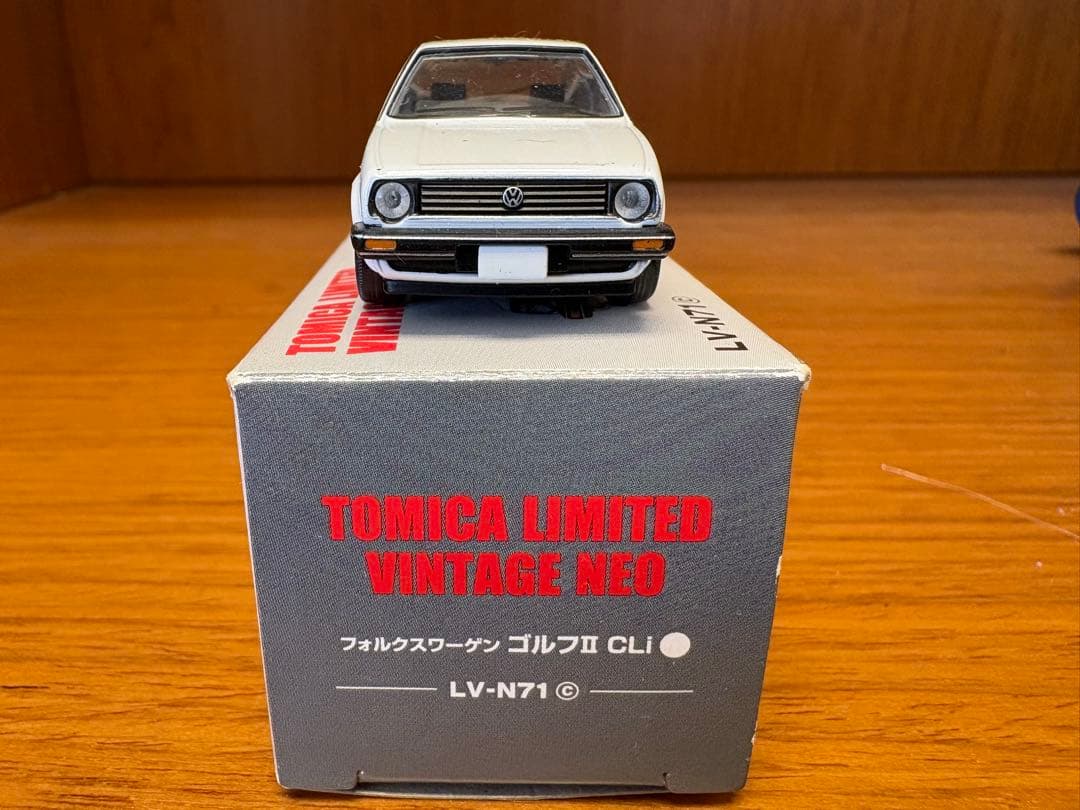 VW公式 トミカリミテッドヴィンテージ LV-N71 ゴルフII CLI 白
