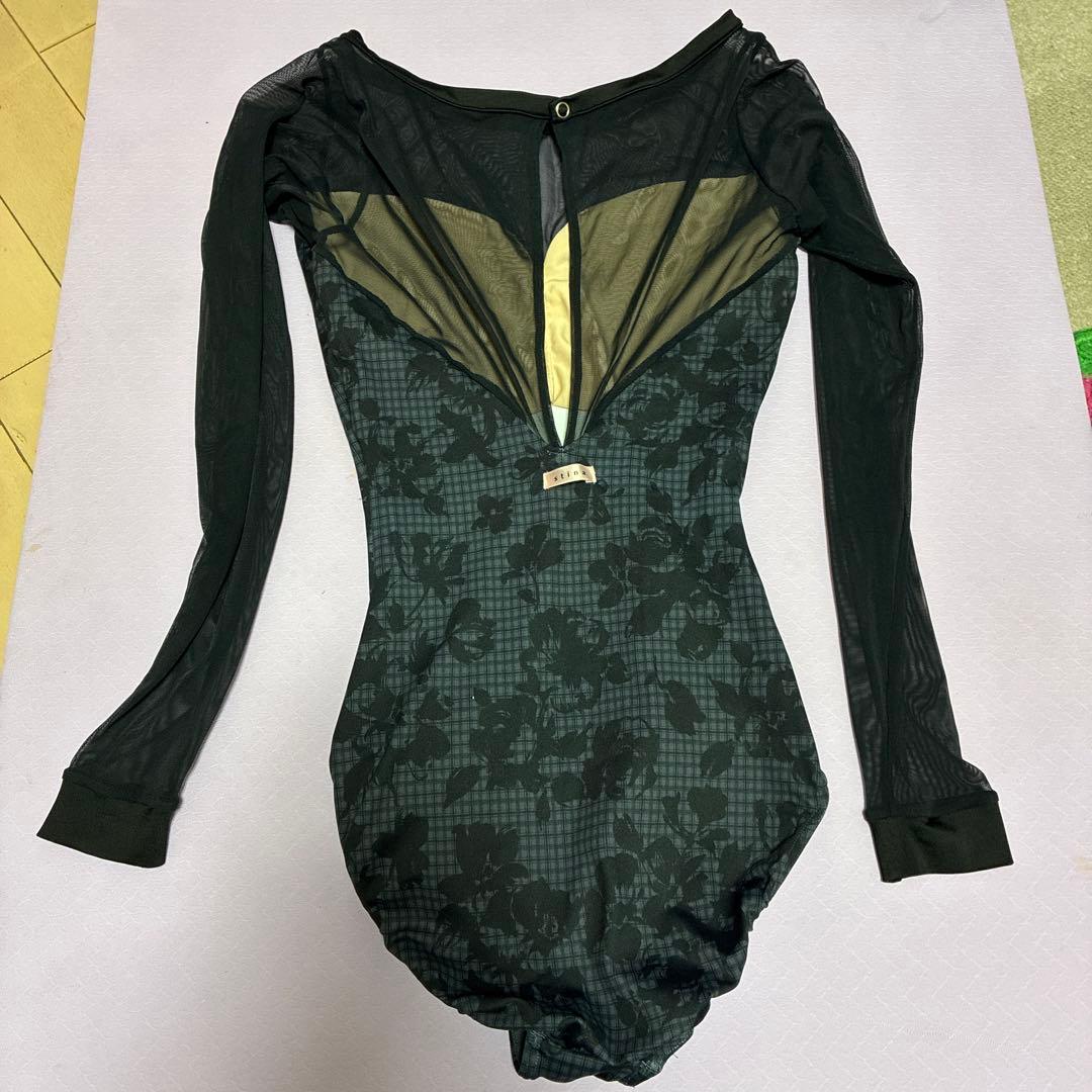 Stina ブラック花柄レオタード 長袖