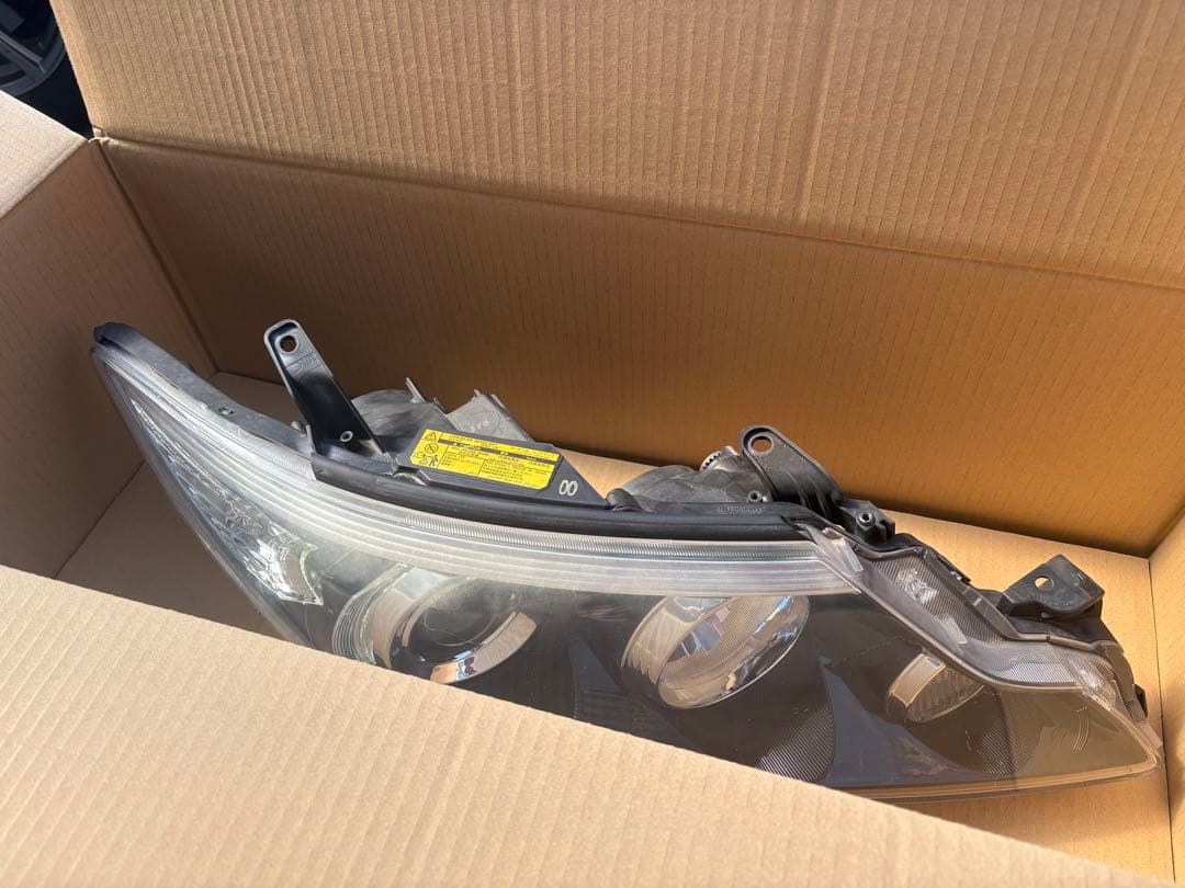 エステマ　ACR50W ヘッドライト 左右