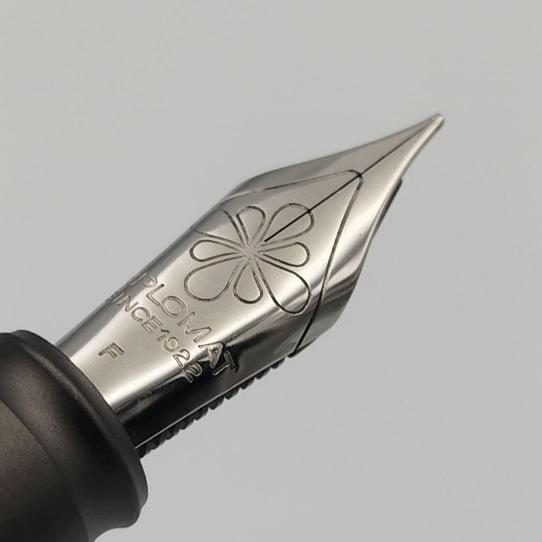 【廃盤・未使用】DIPLOMAT Aero マットブラック 万年筆 ニブF