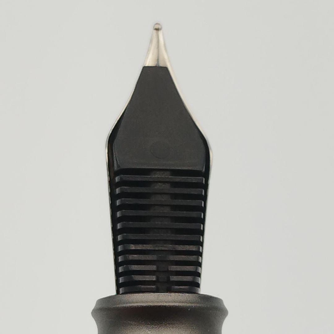 【廃盤・未使用】DIPLOMAT Aero マットブラック 万年筆 ニブF