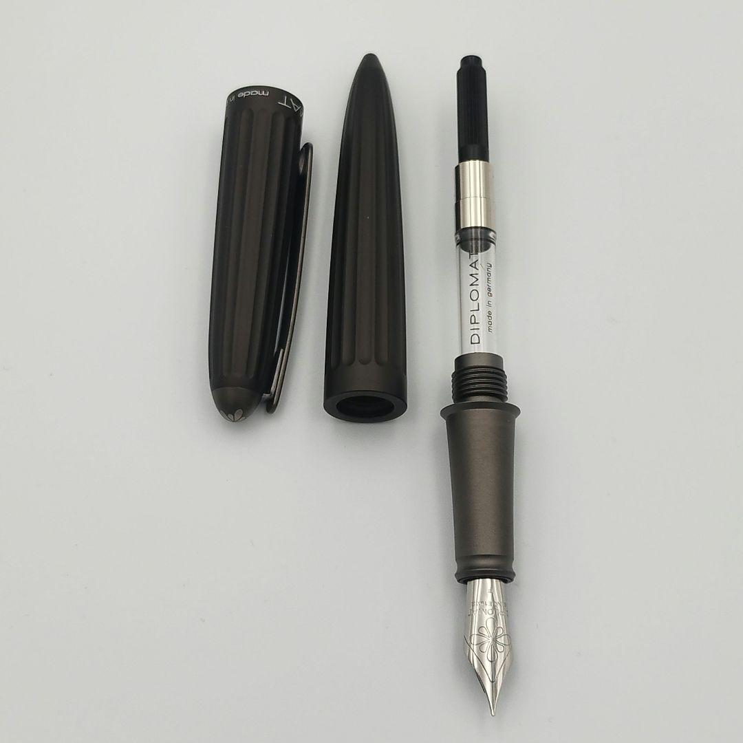 【廃盤・未使用】DIPLOMAT Aero マットブラック 万年筆 ニブF