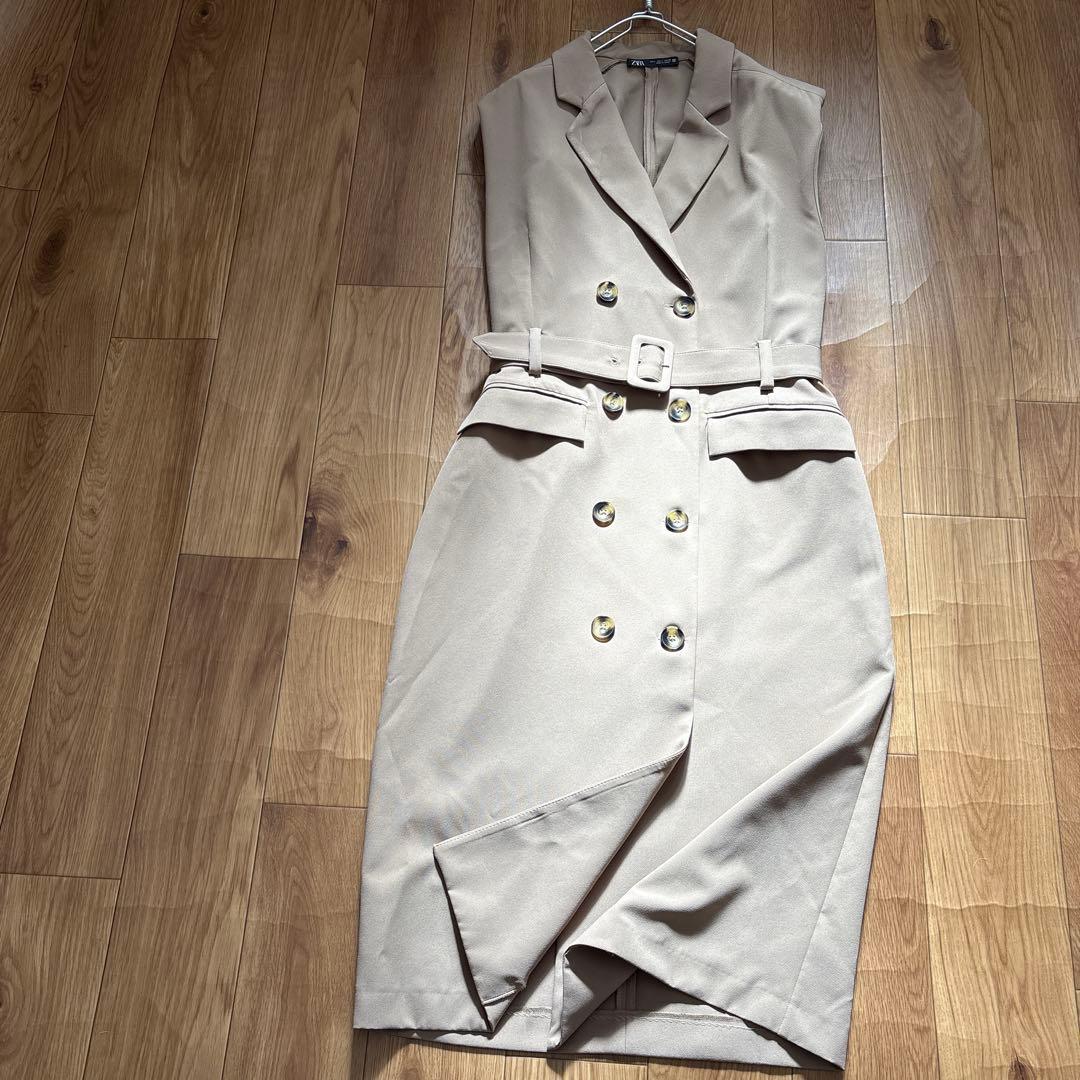 未使用に近い　完売商品　ZARAベルテッドトレンチコートワンピース　ジレ
