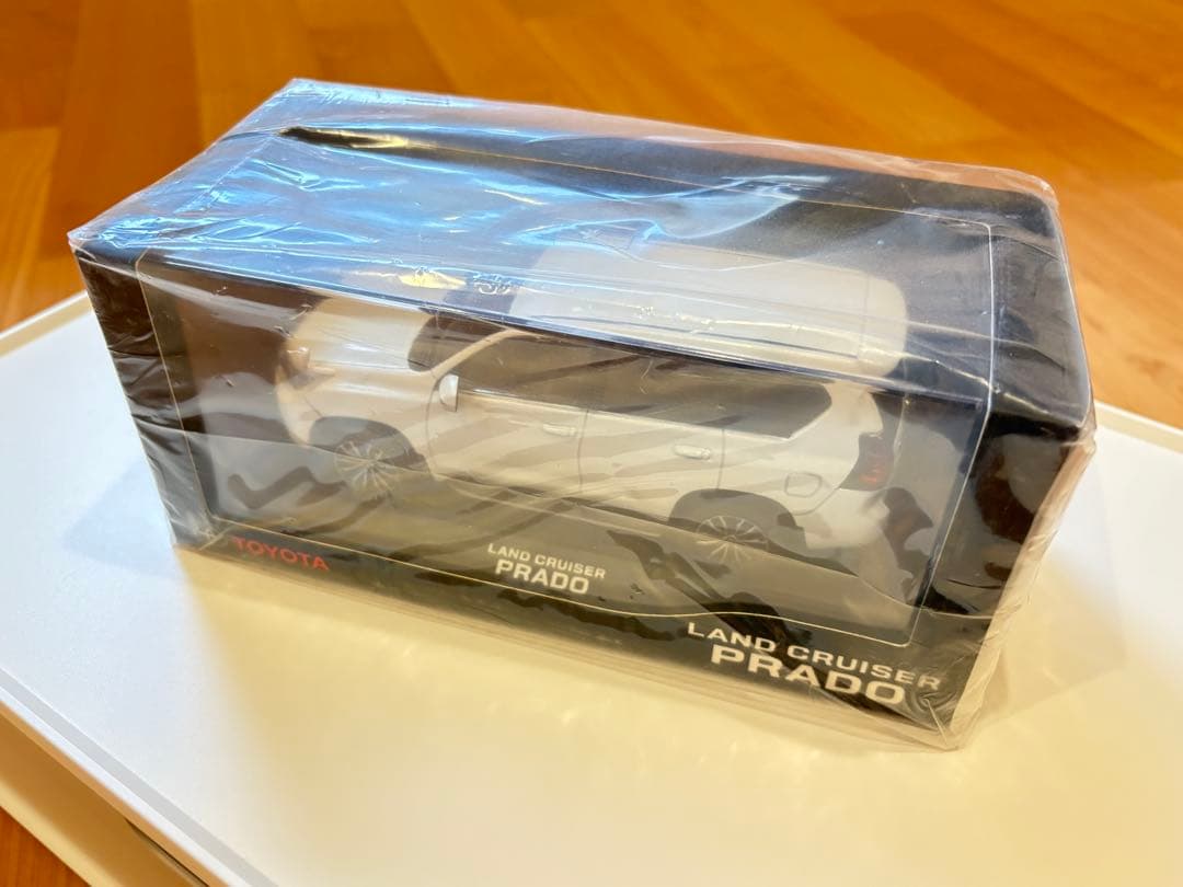 トヨタ ランドクルーザー プラド ミニカー 1/30