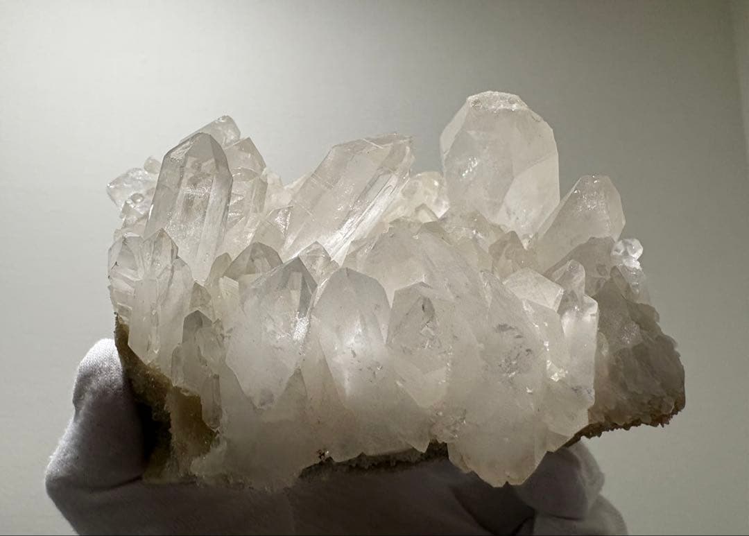 レムリアンシード水晶クラスター　トライゴーニック▽ 虹　両剣　カテドラル