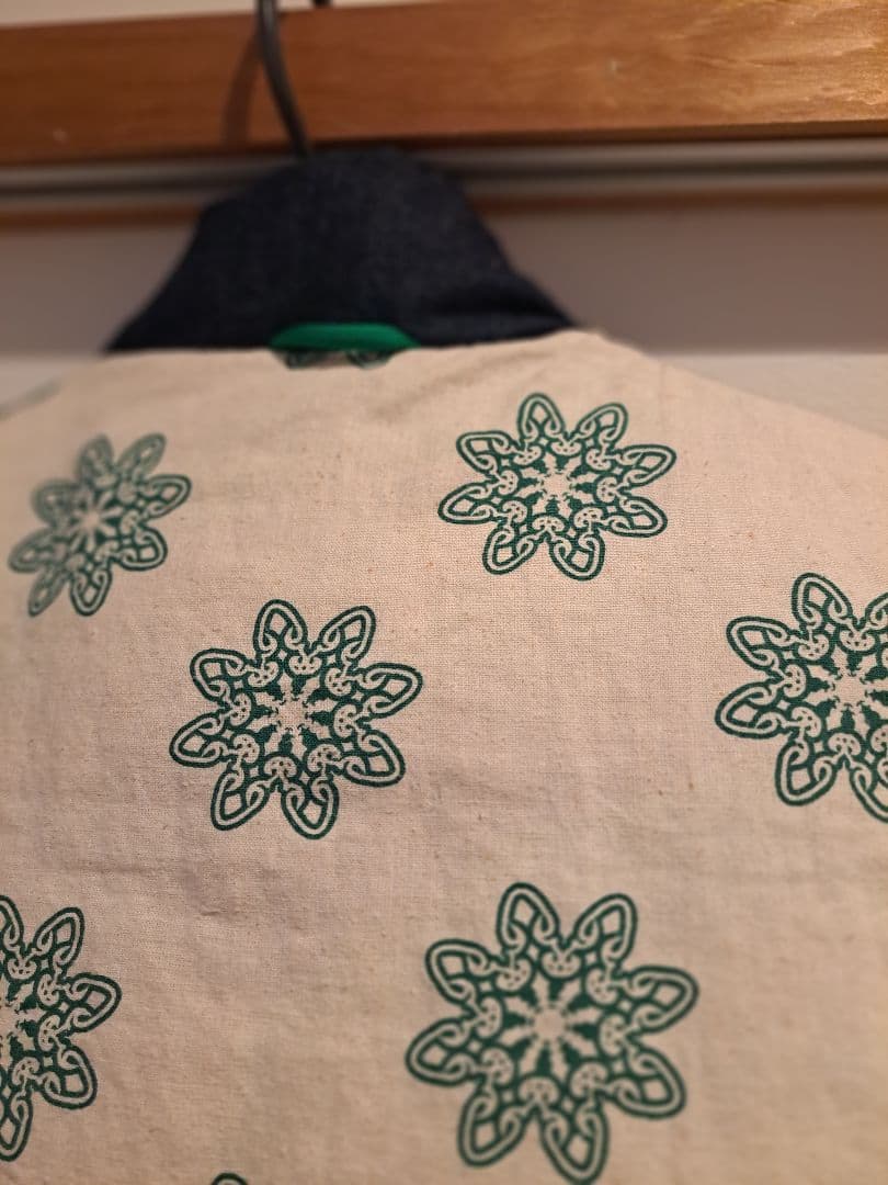 美品　TOKYOHEMPCONNECTION　Sサイズ　ダウンベスト