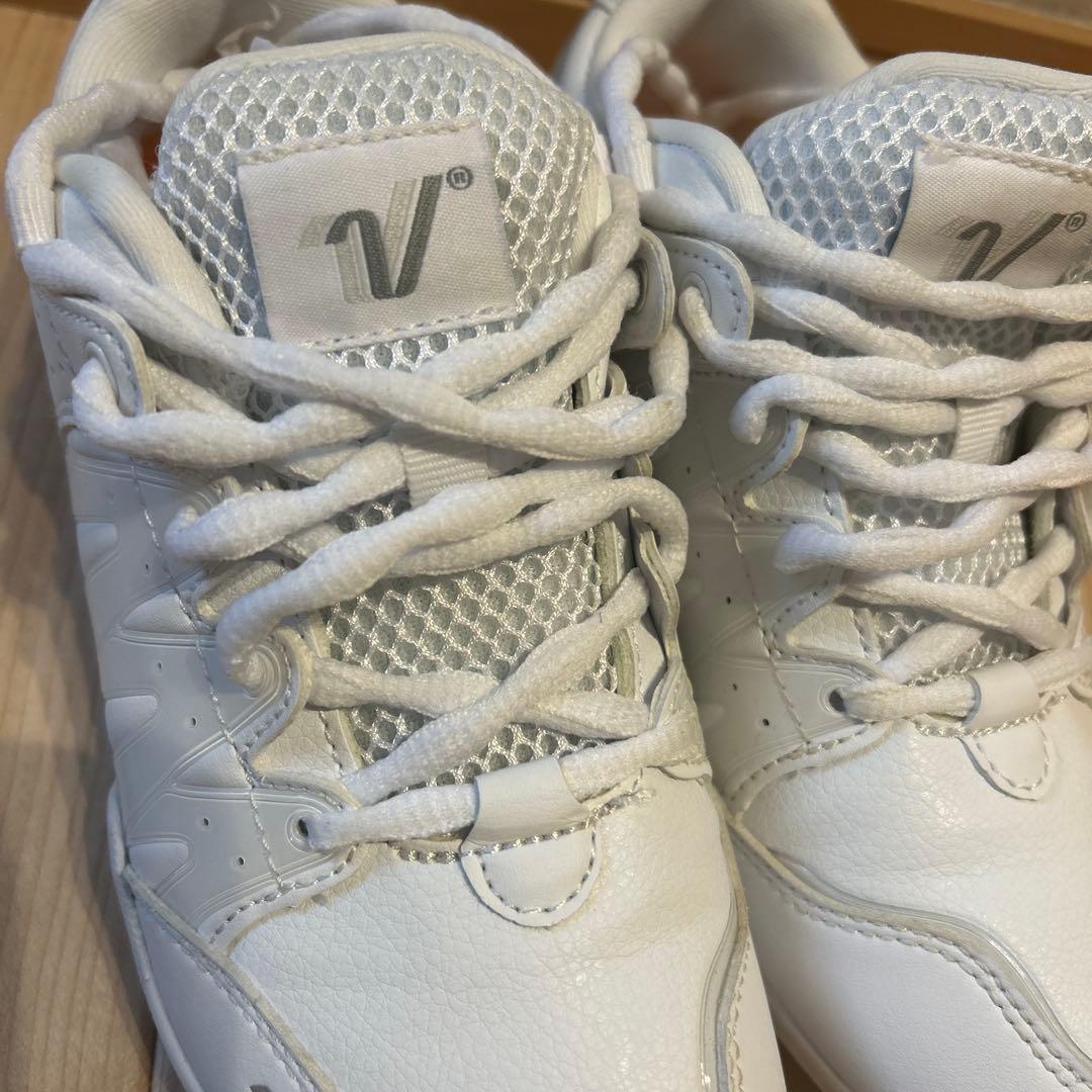 チアシューズ　バーシティ