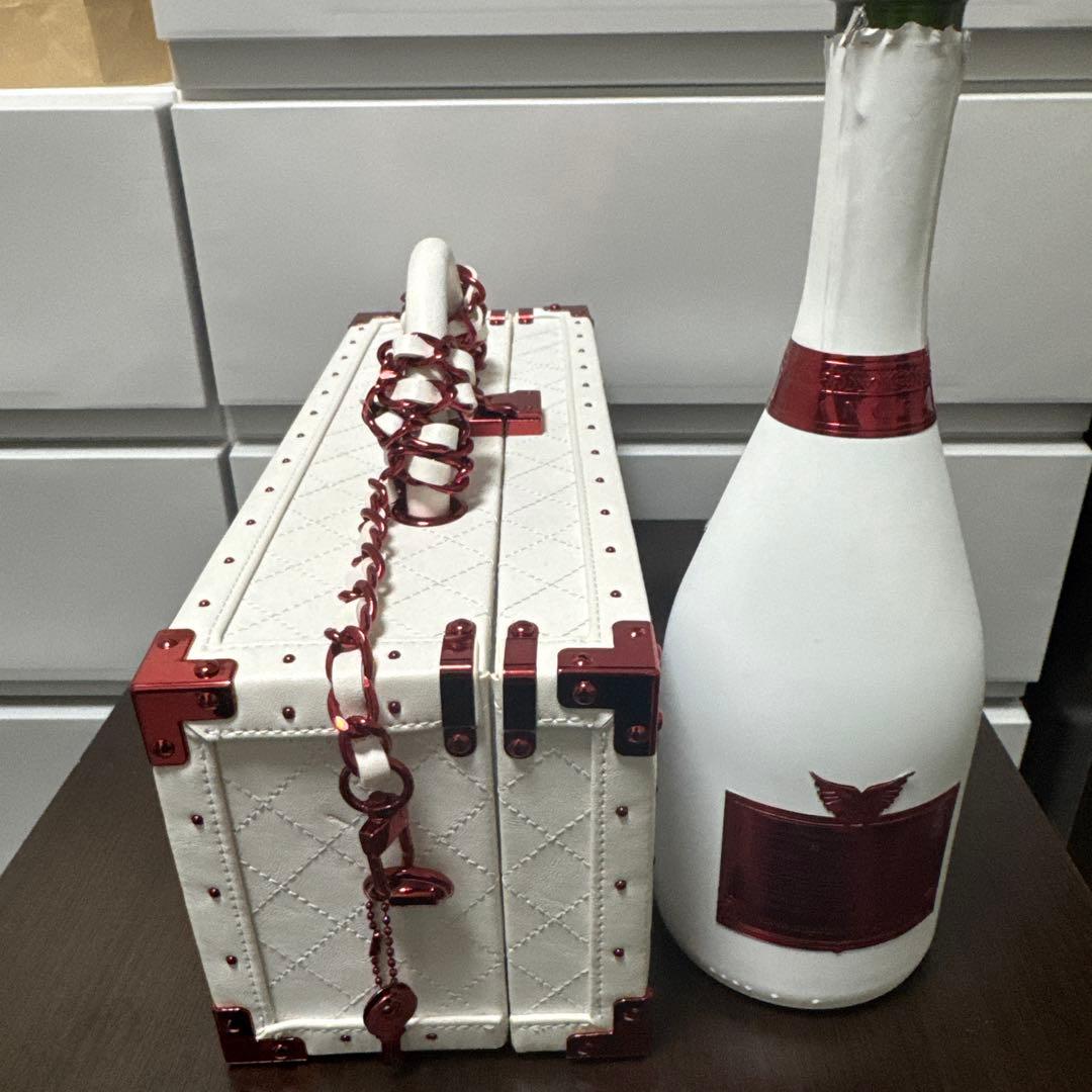 エンジェルシャンパン　ホリデーエディション　レザータイプ　レッド 空き箱、空き瓶