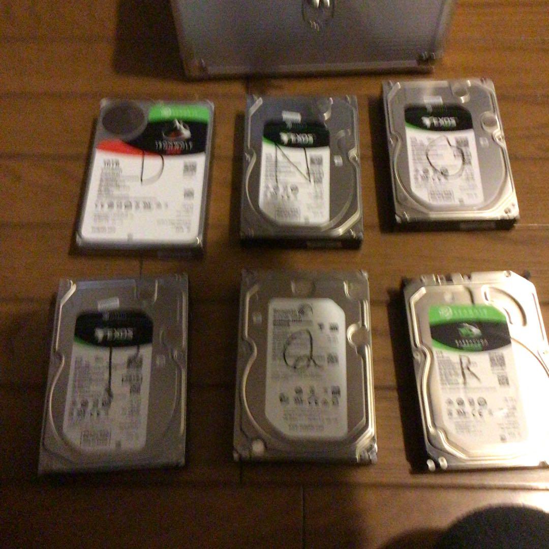 HYPERSPIN 50TB HDD10TBが1つと8TBが5つ