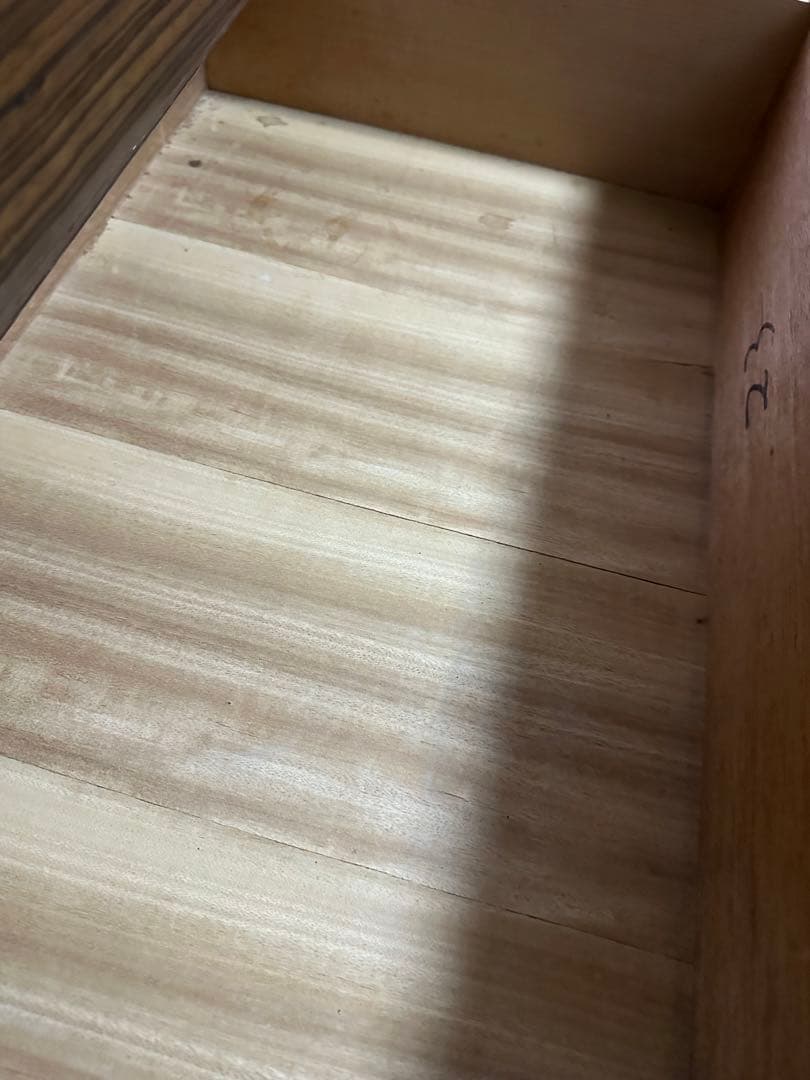 ブラウンストライプチェスト タンス　箪笥