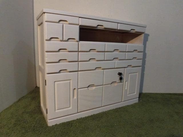 【送料無料・新品】天然木【桐】引出いっぱい★ワイドキャビネットチェスト【鍵付】