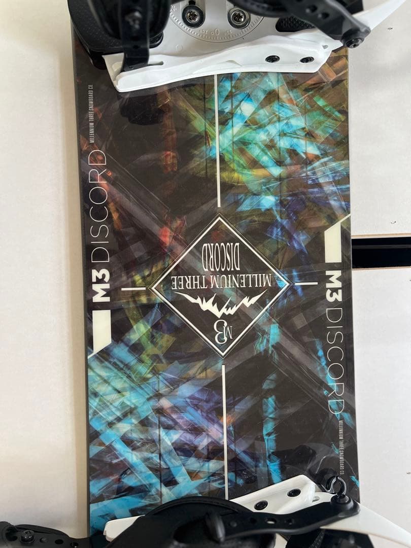 スノーボード MILLENNIUM THREE DISCORD