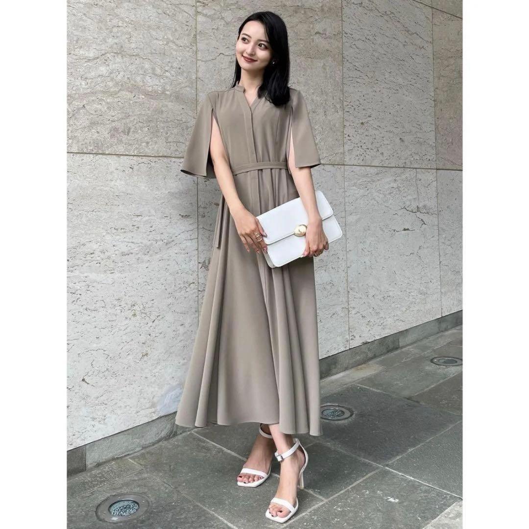 anuans スキッパーネックスリットスリーブフレアワンピース