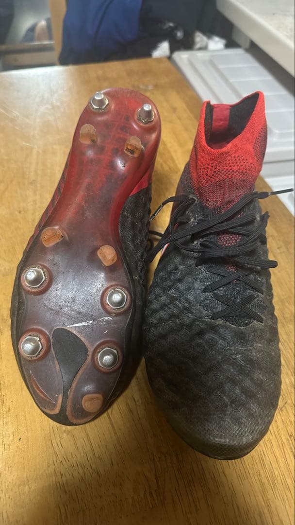 Nike フットボールシューズ 黒/赤 ハイカット