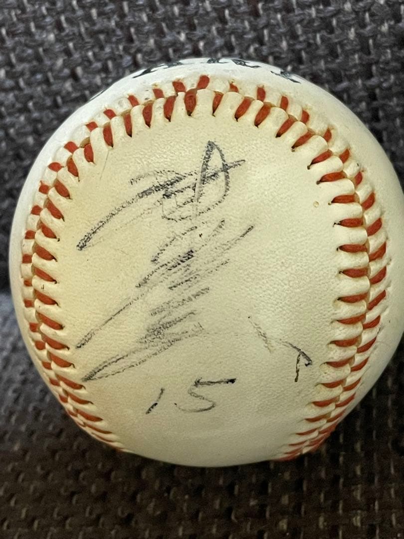 広島東洋カープ ◆ 津田恒実投手、直筆サイン入りボール ◆ 背番号15番時代