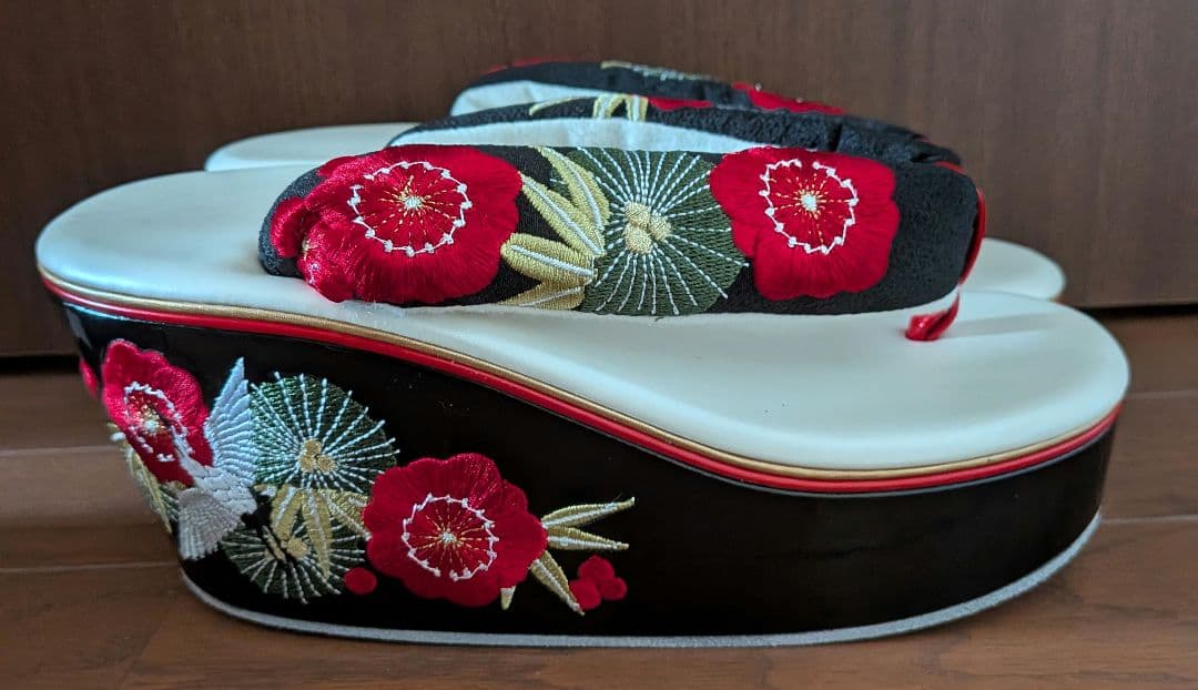 黒花柄刺繍 和装用バッグと草履まとめて　振袖などに　美品