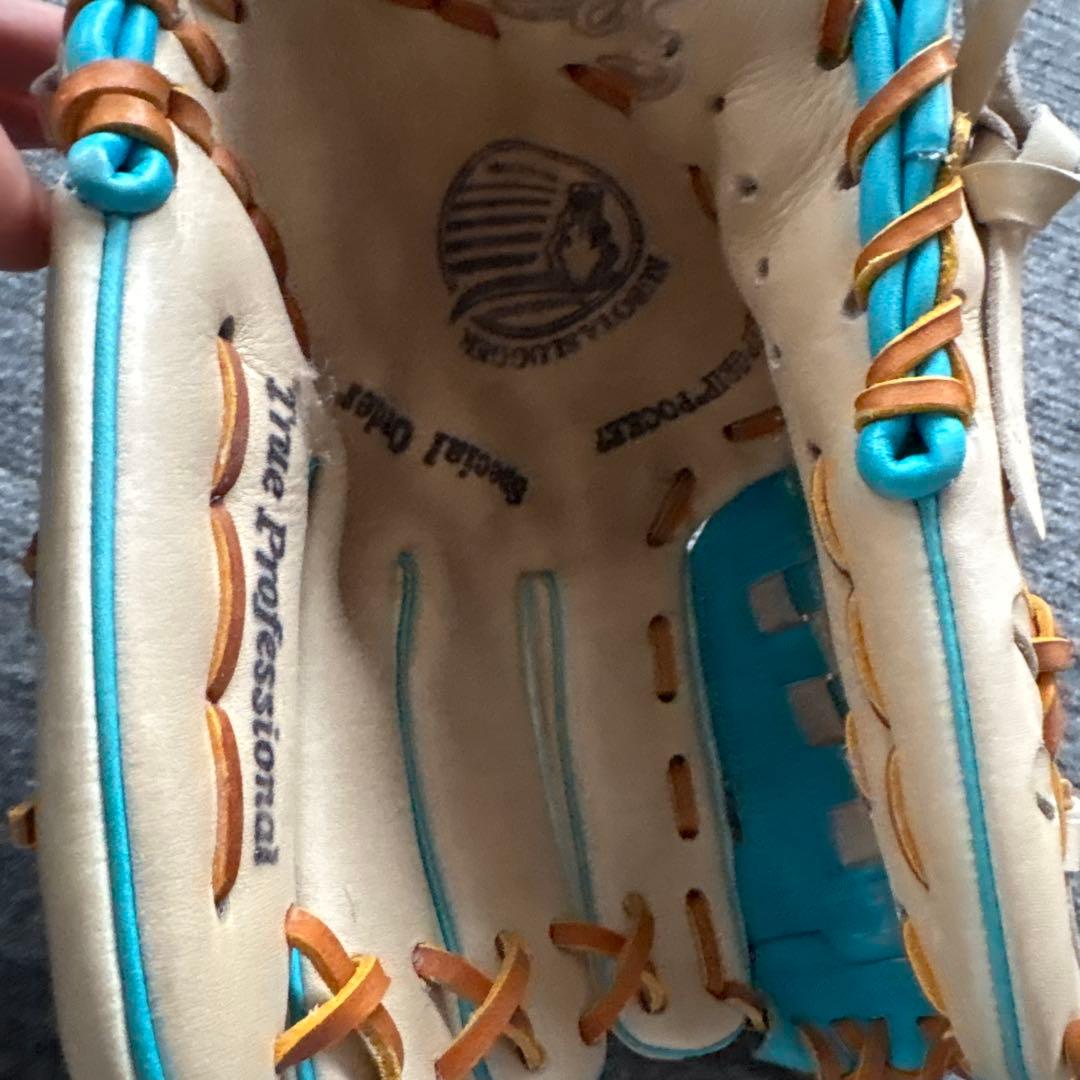 久保田Slugger 軟式内野用グローブ クリーム色と水色