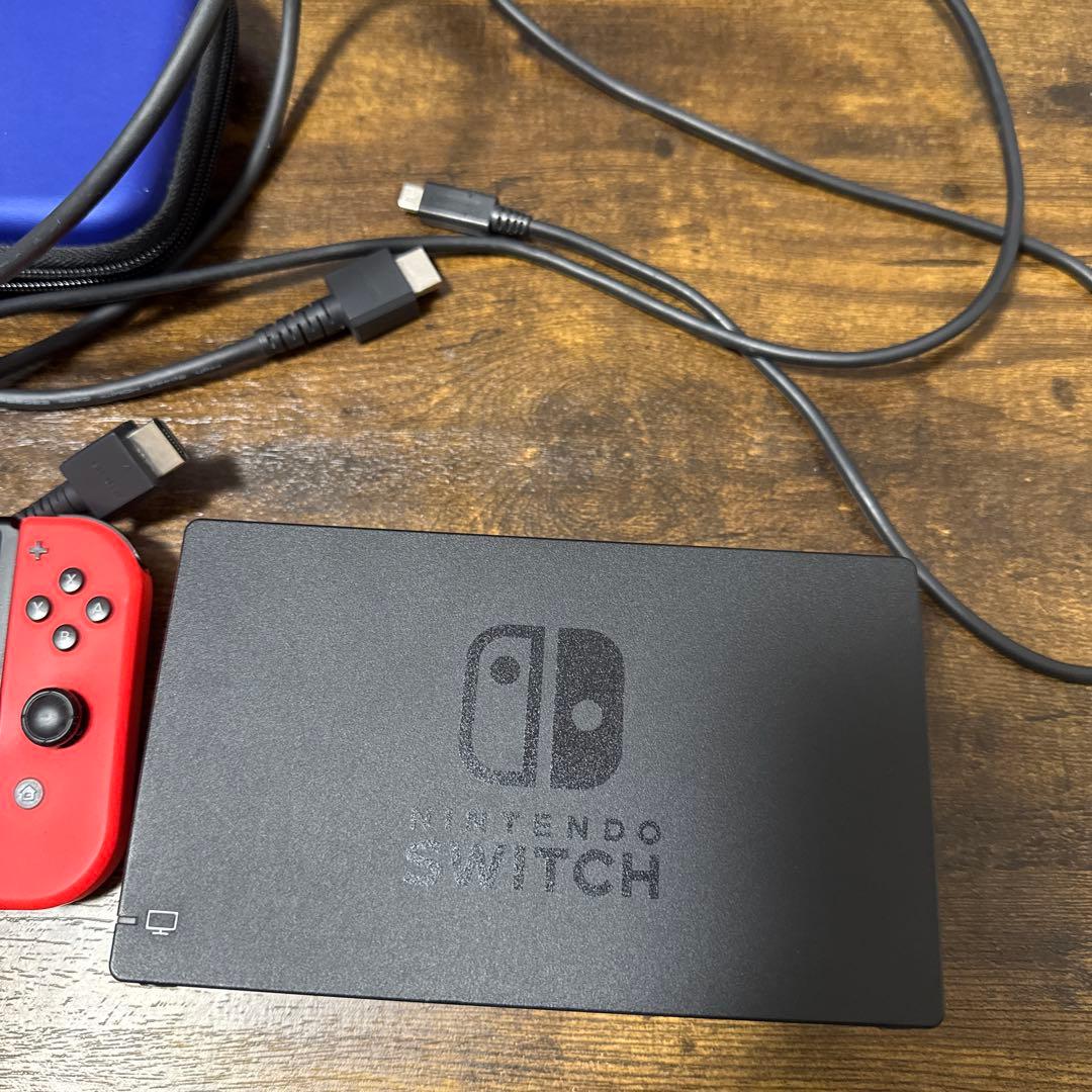Nintendo Switch 本体 Joy-Con 充電器 ハードケース付き