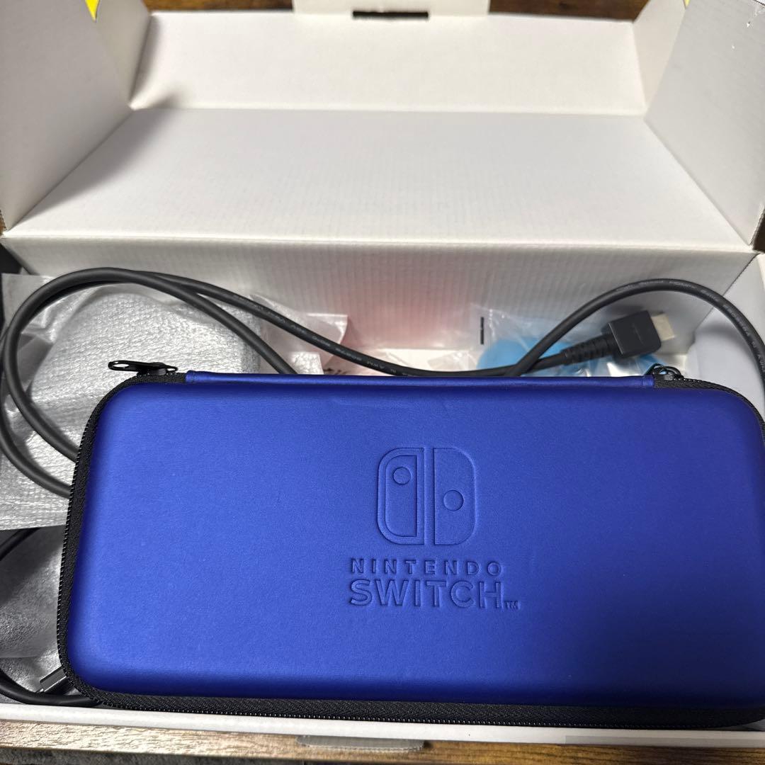 Nintendo Switch 本体 Joy-Con 充電器 ハードケース付き