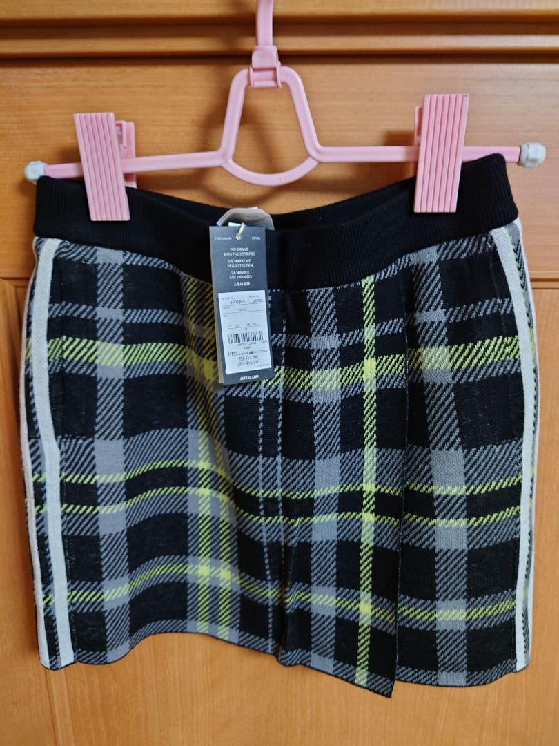 adidas HY0906 セーター・スカートセット