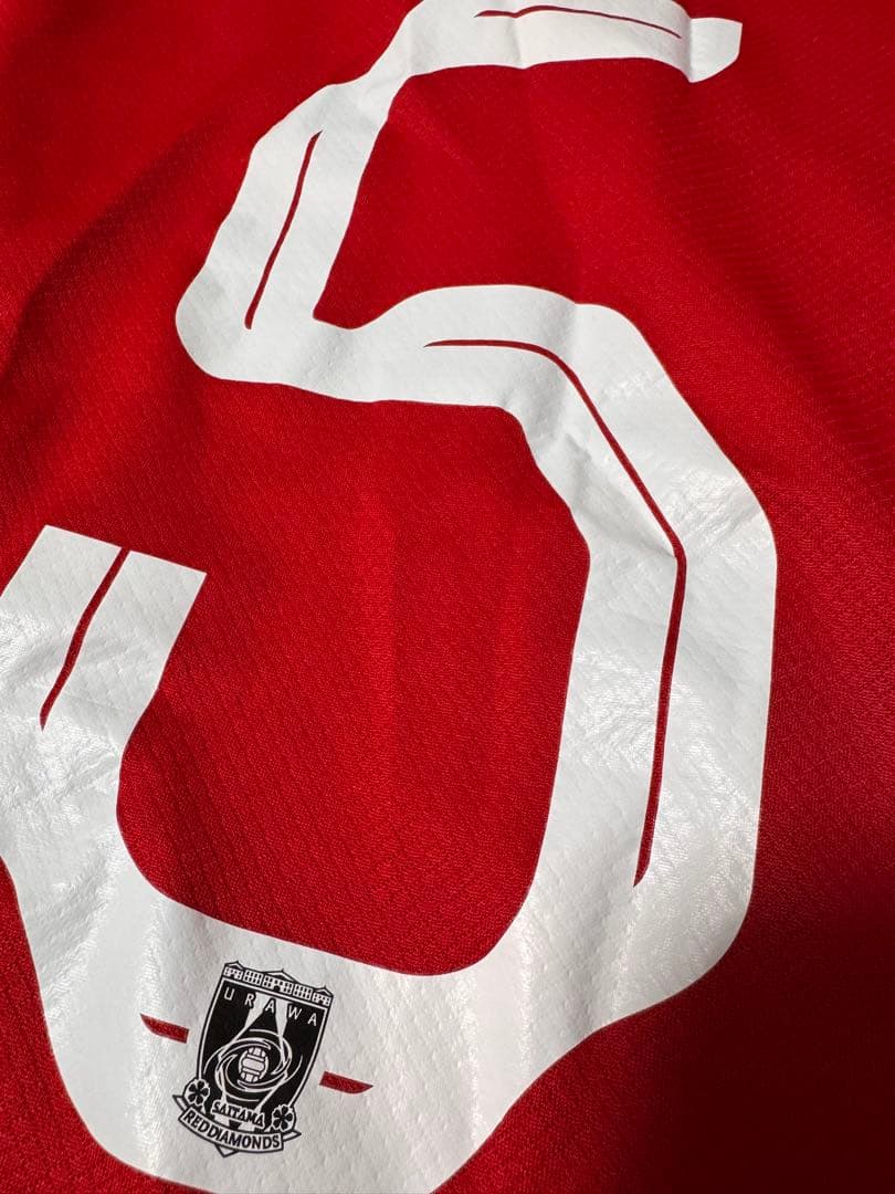 浦和レッズ 2025ユニフォーム マリウスホイブラーテン