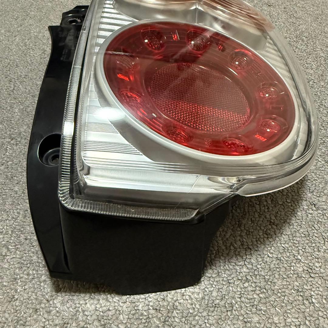 スズキ純正 アルトラパン ショコラ HE22S テールランプ左右 ジャンク扱い