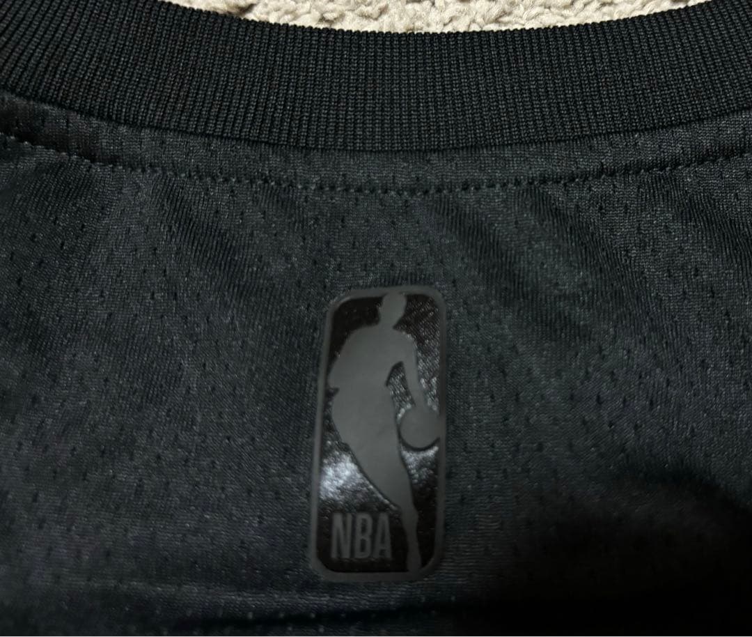 レブロン レイカーズ ユニフォーム　ナイキ　ジャージ