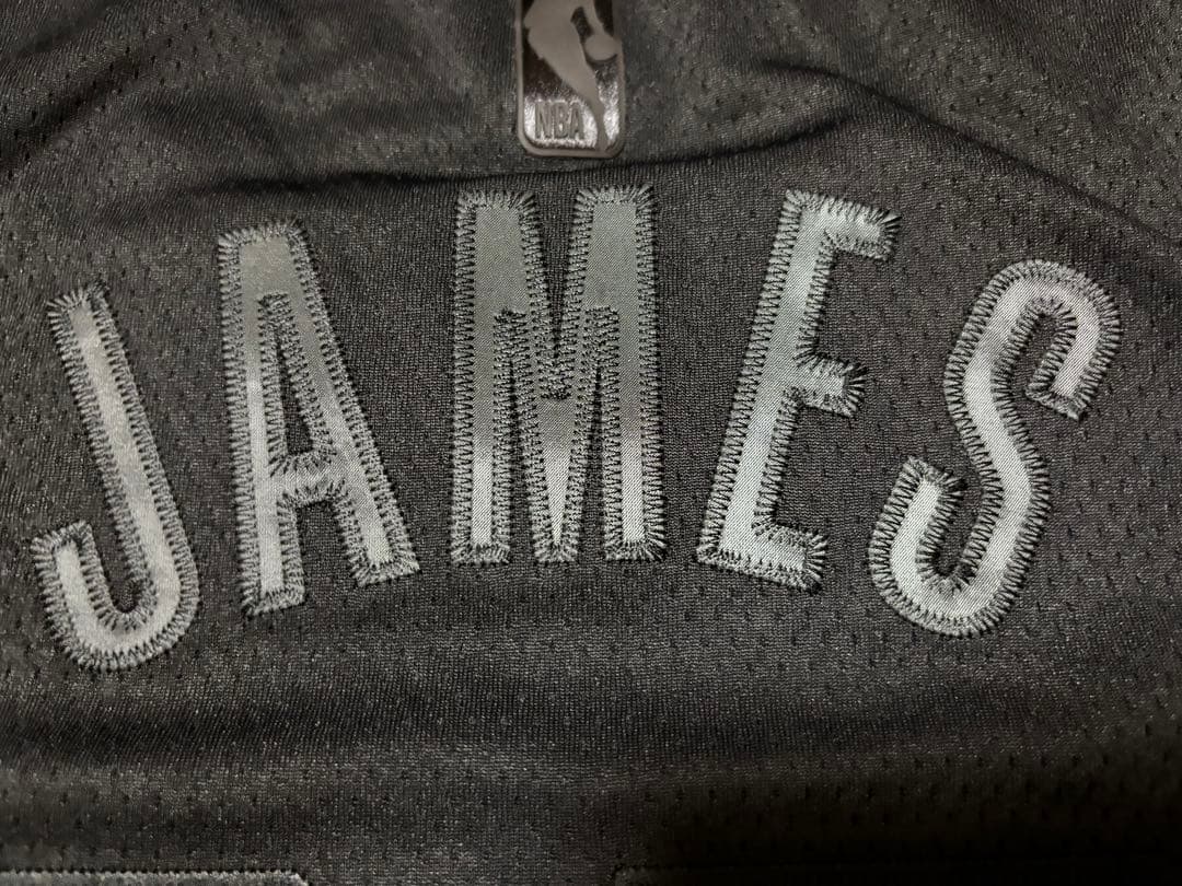 レブロン レイカーズ ユニフォーム　ナイキ　ジャージ