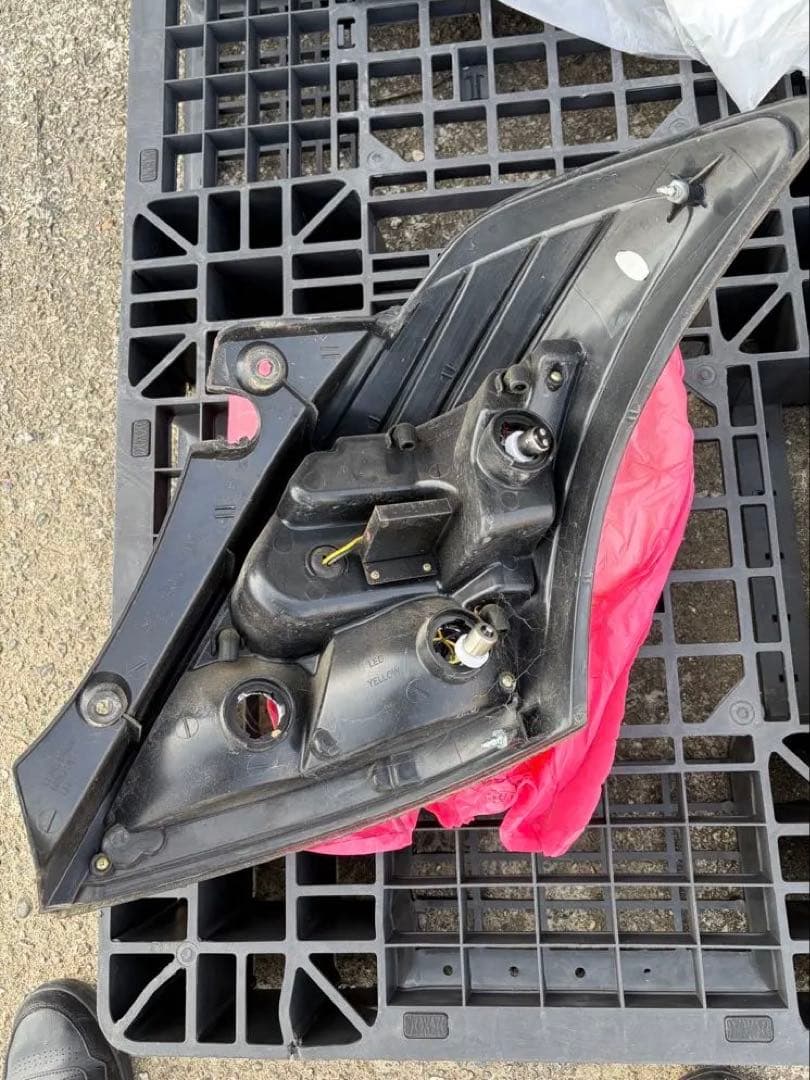 スズキ　スイフト　SONAR製 LEDテールランプ