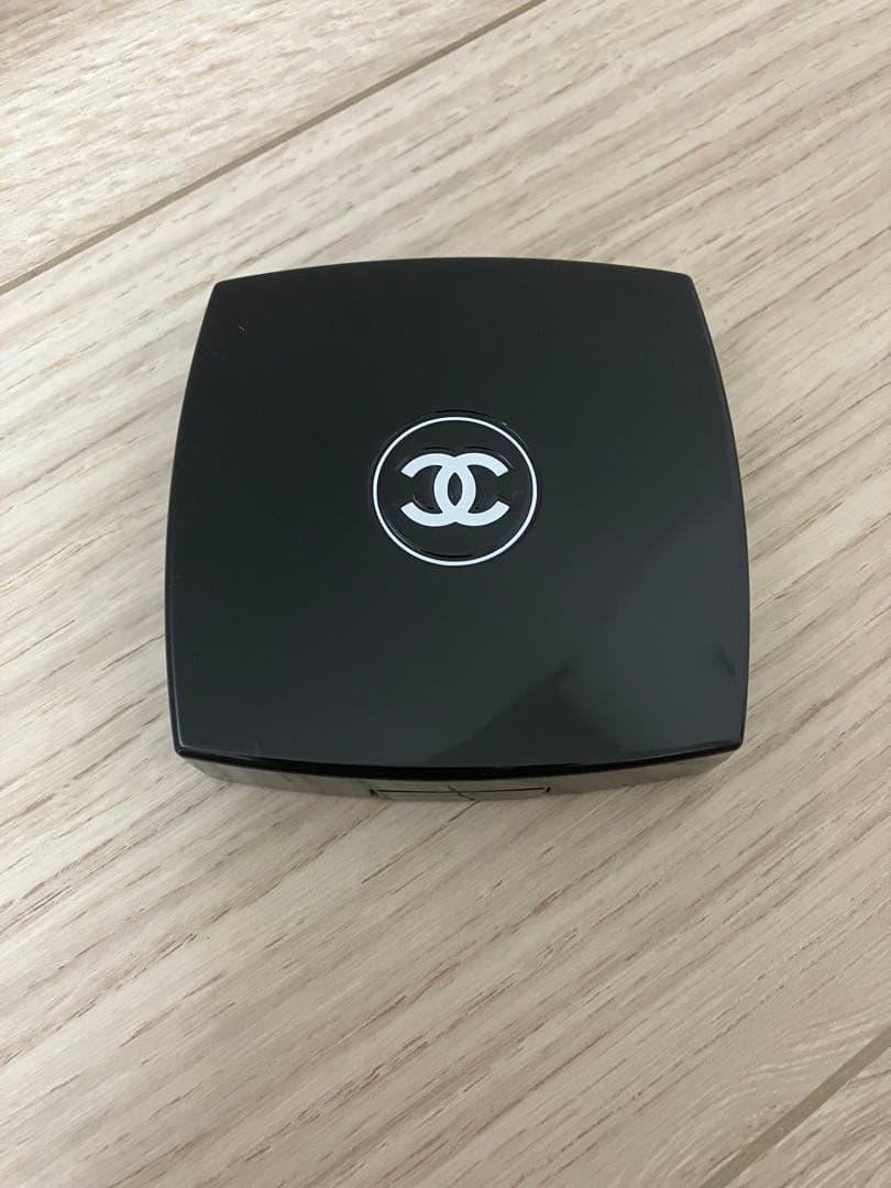 CHANEL レ キャトル オンブル 392イニシアシオン　アイシャドウパレット