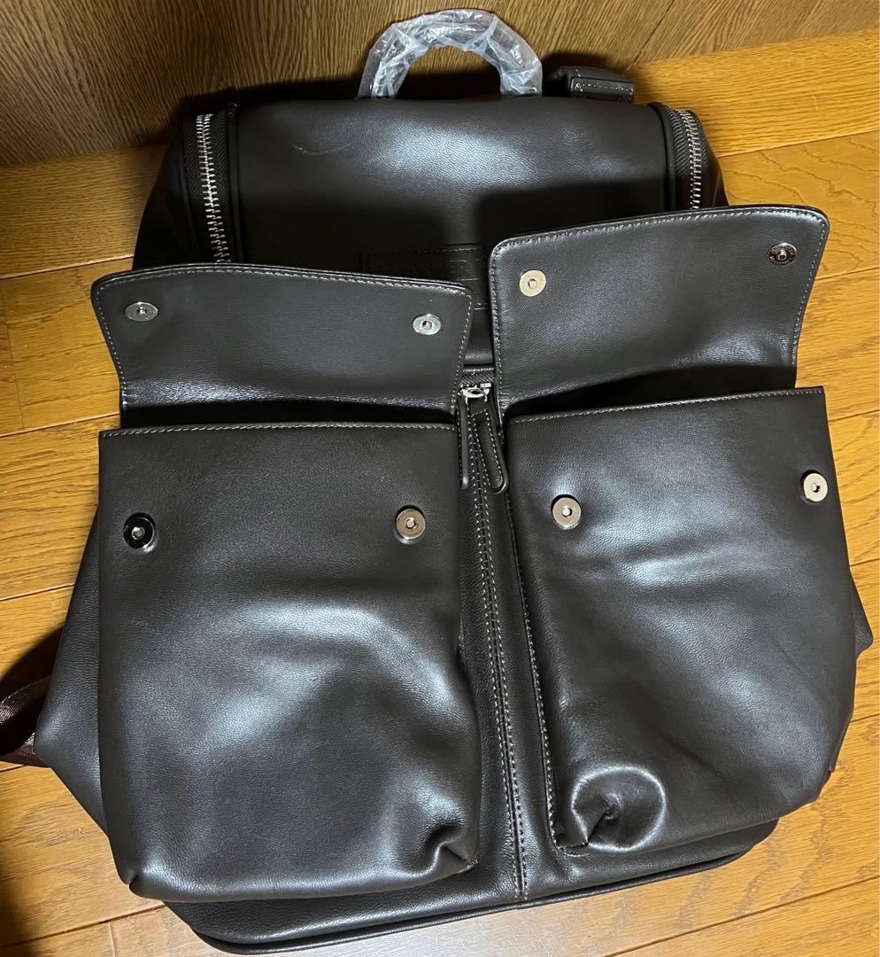 マスターバニーエディション レザー リュック大