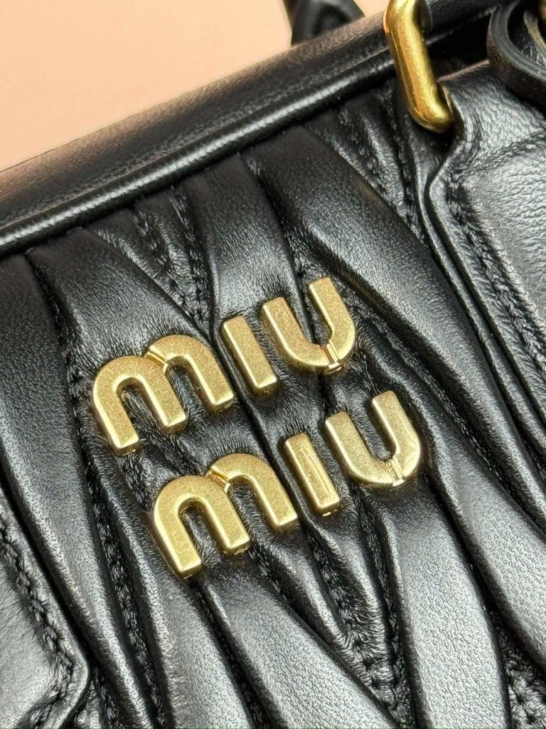 miumiu マテラッセ　ショルダーバッグ