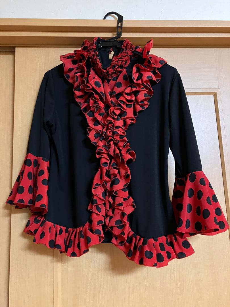 フラメンコ衣装　フリル付きトップス セット　黒　赤　水玉　ドット　華
