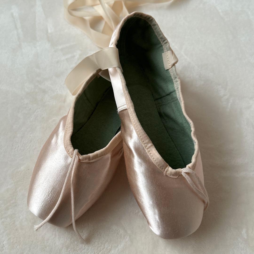 アビニヨン　トゥシューズ　Kマーク 細幅　25.0センチ