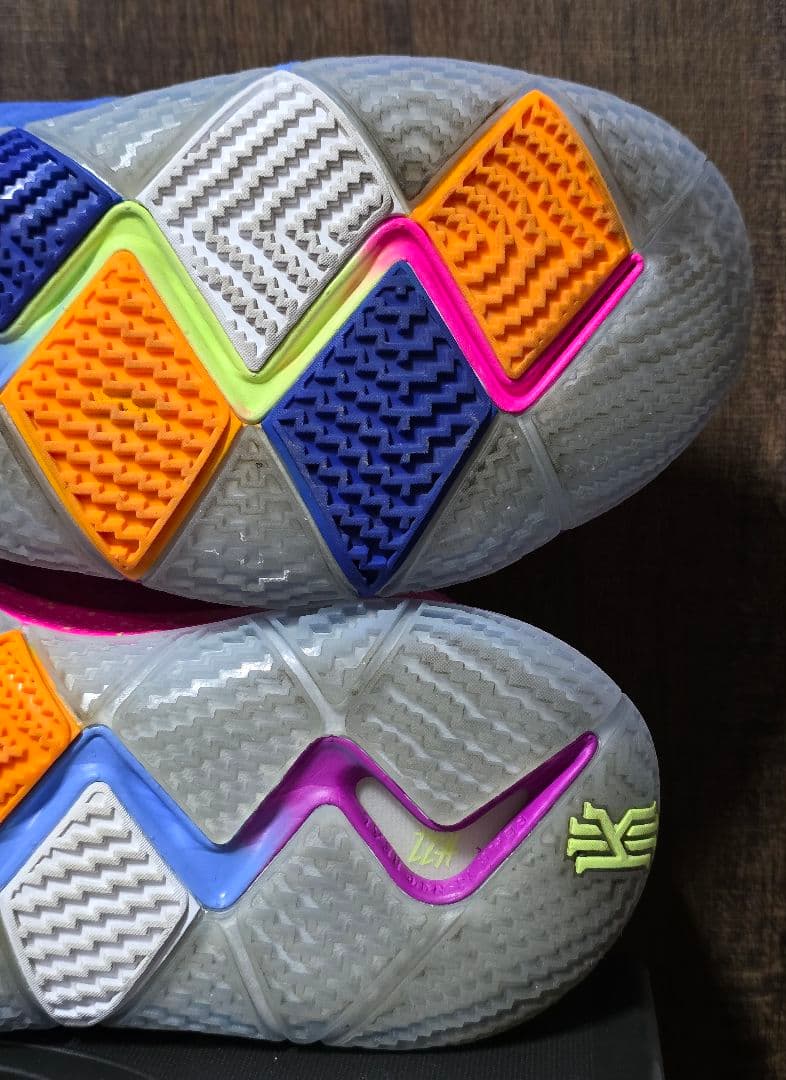 Kyrie4 Confetti 29cm希少