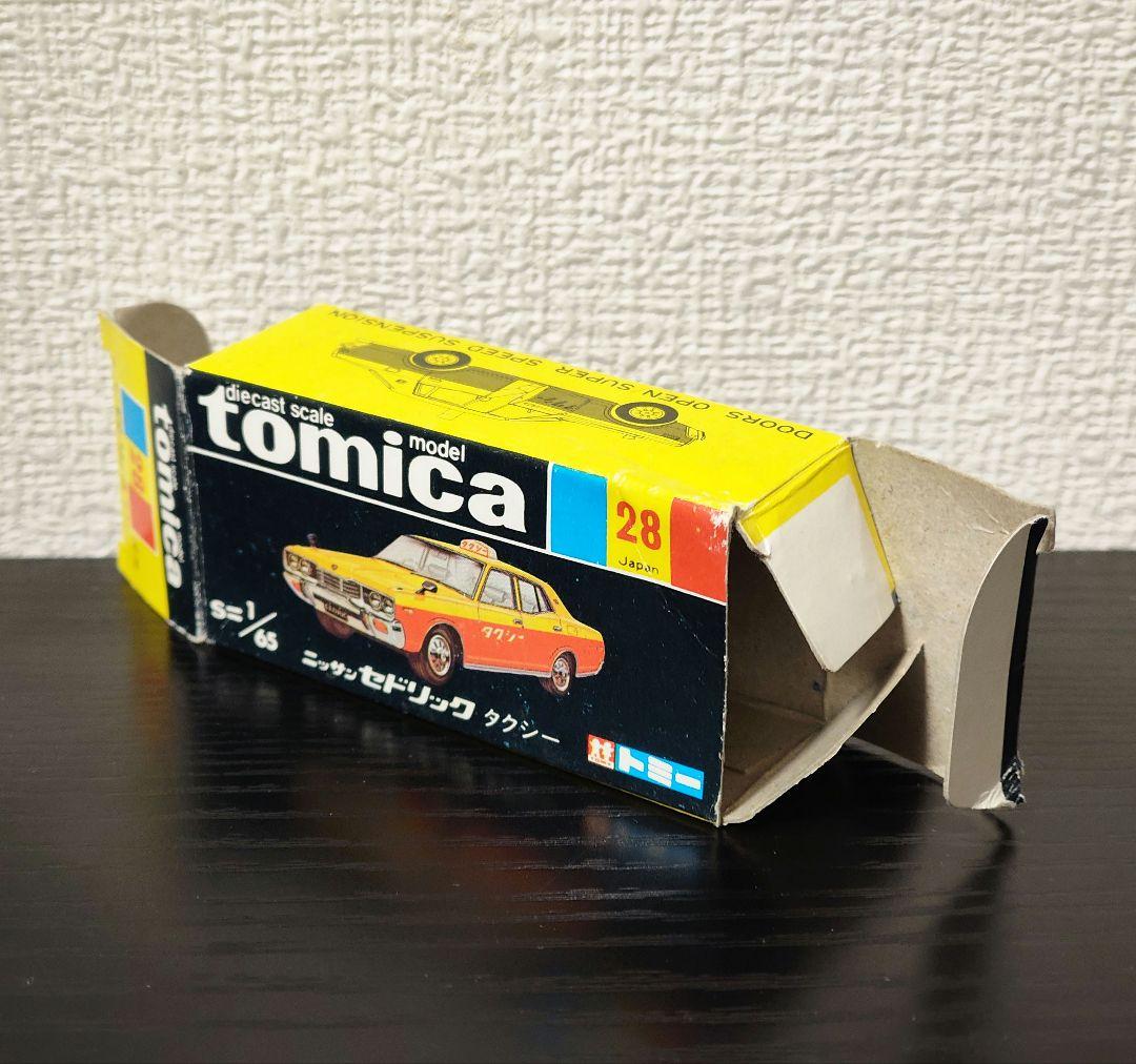 TOMICA　トミカ　日産セドリック　タクシー　箱付き