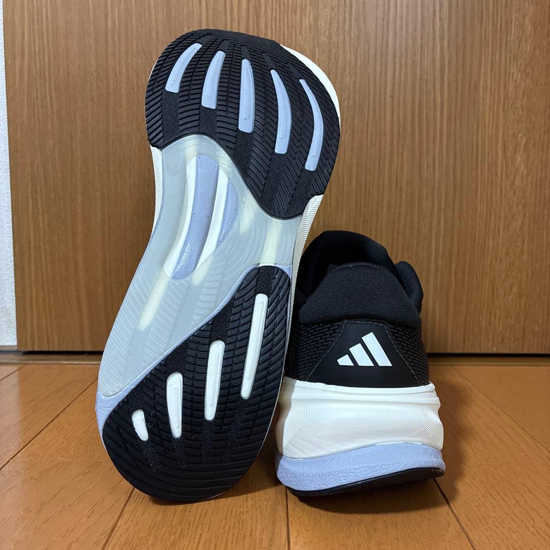 アディダス ランニングシューズ　スーパーノヴァ ライズ ワイド　IG8245