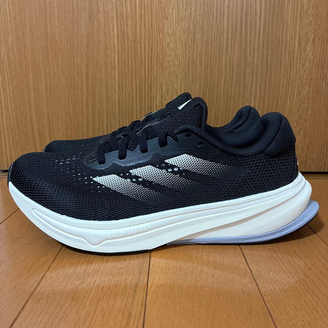 アディダス ランニングシューズ　スーパーノヴァ ライズ ワイド　IG8245