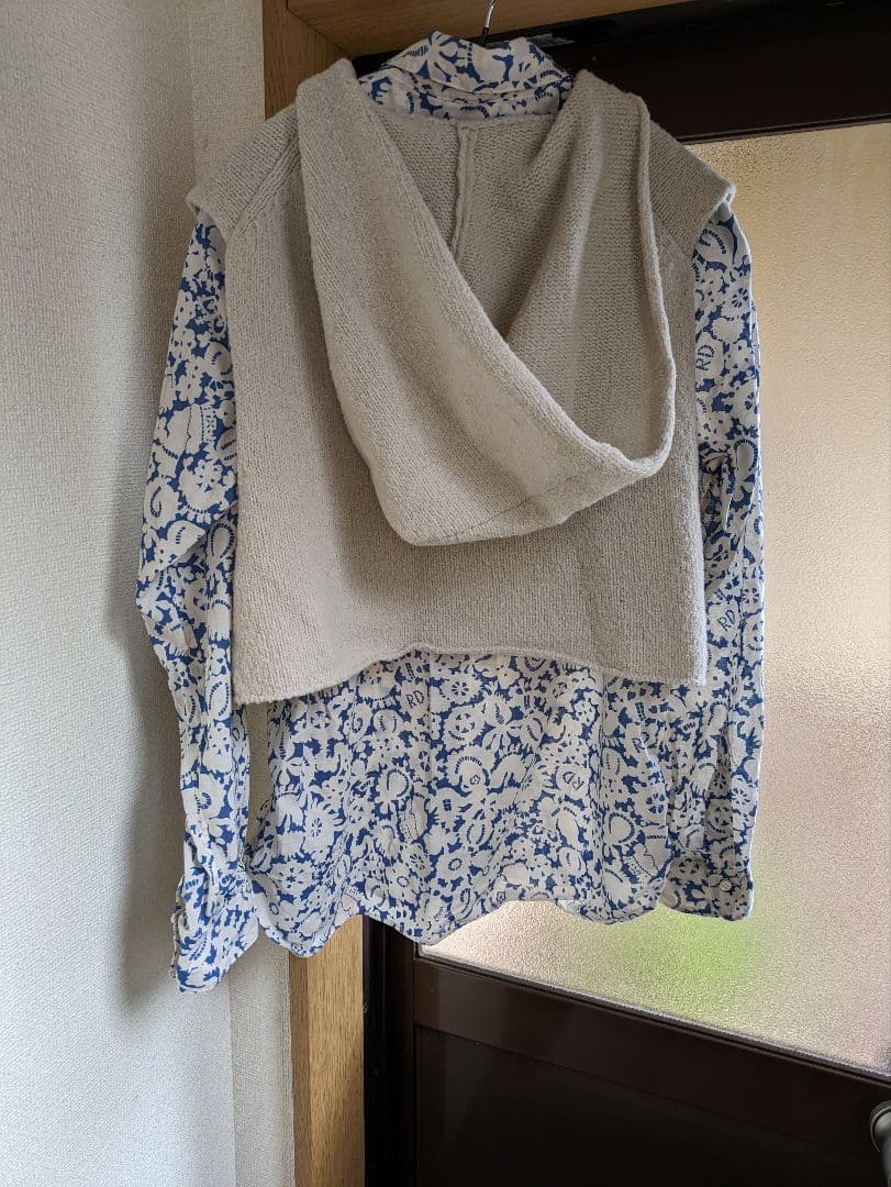 2025年 evam evaリニューウールフードベスト アイボリー