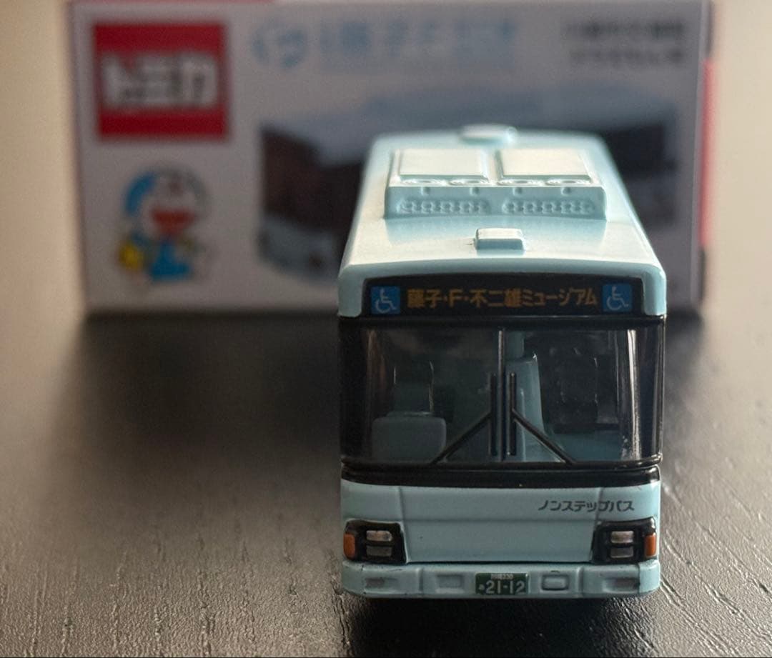 トミカ 川崎市交通局 ドラえもん号 限定