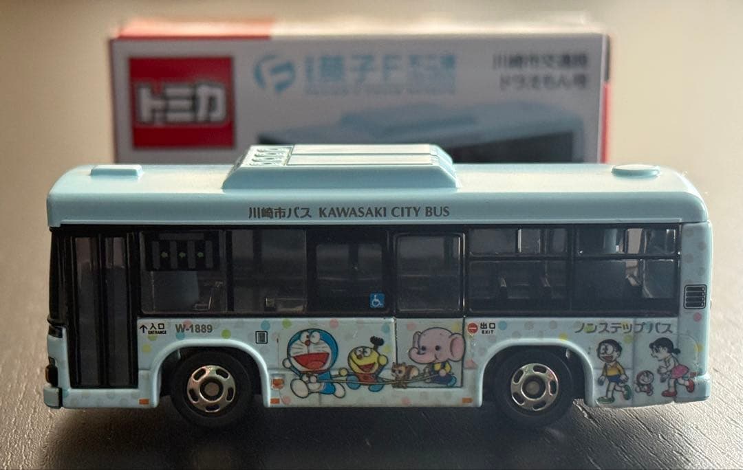 トミカ 川崎市交通局 ドラえもん号 限定