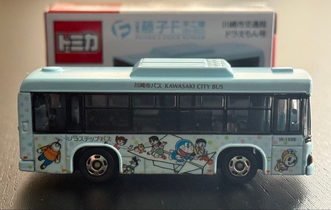 トミカ 川崎市交通局 ドラえもん号 限定