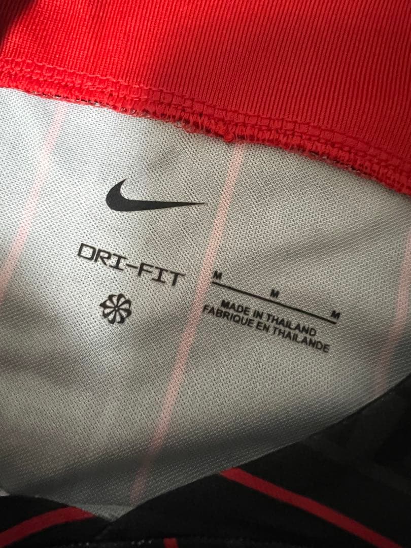 【希少コラボ】リバプール×レブロン・ジェームズ アーノルド　M