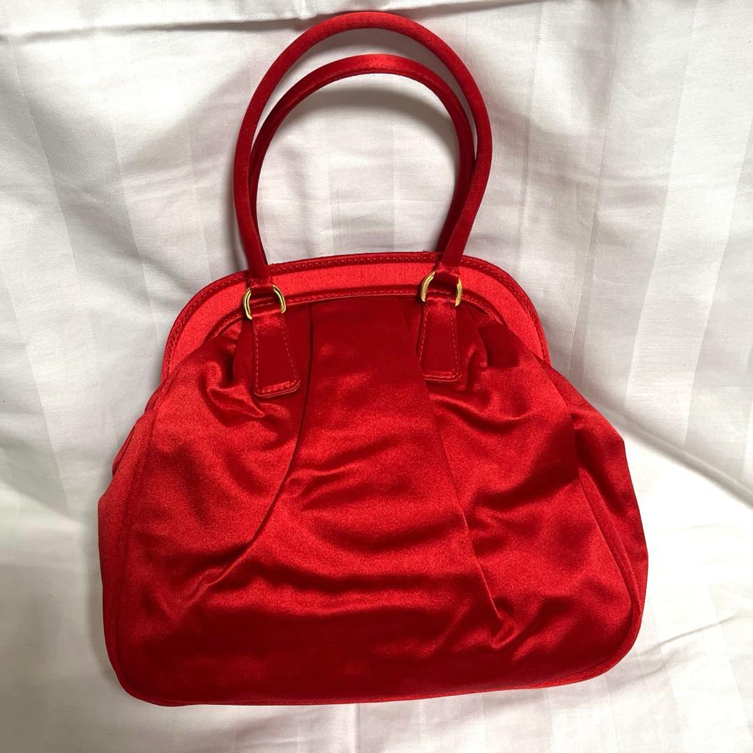 プラダ　ミニバッグ　レッドシルク