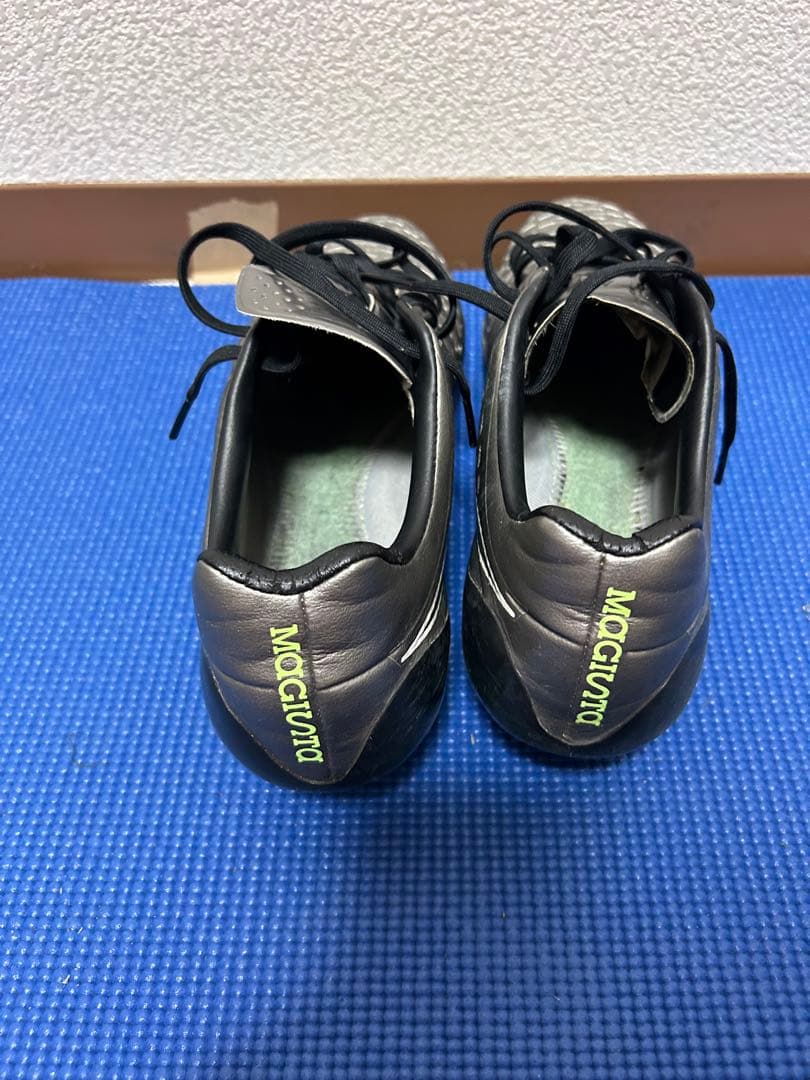 サッカースパイク　マジスタ取り替え式28cmシューズキーパー付き