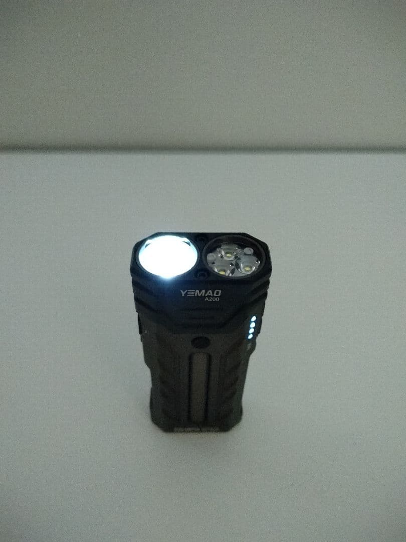 ラ*ン様 YEMAO A200/最大5200lm/LOOP GEAR と同じ様な