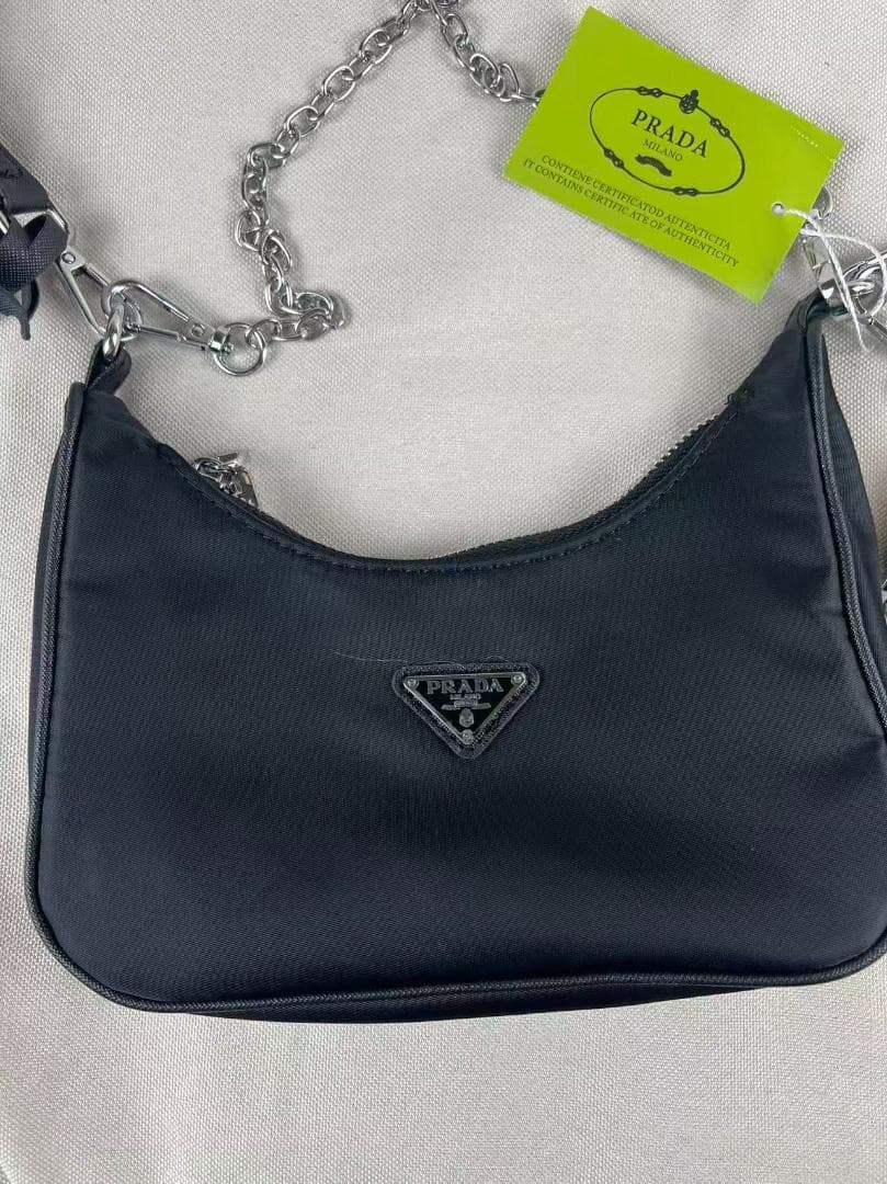 PRADA ナイロン ブラック ショルダーバッグバッグ ノベルティ