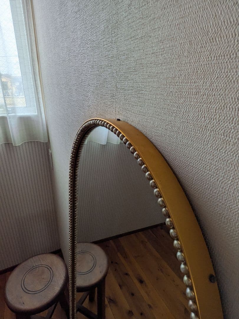 アーチ型金色パールフレームスタンドミラー